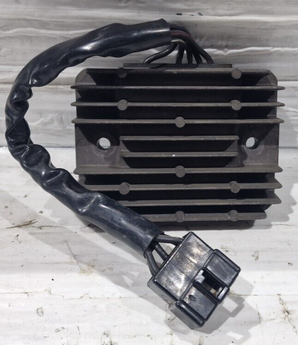 regolatore alternatore di tensione triumph bonneville t100 T1300888